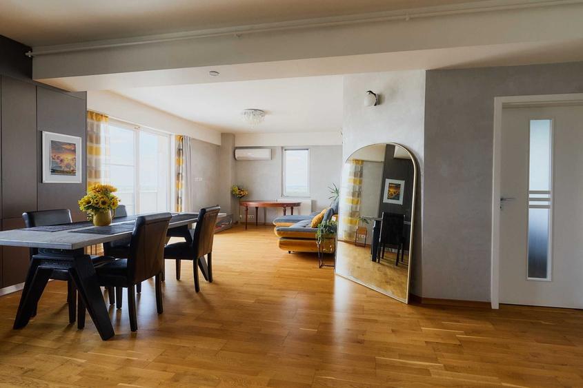 Apartament cu 3 camere decomandat în Central
