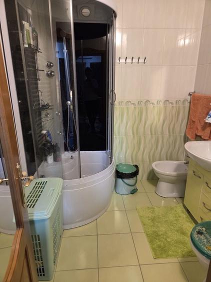 Apartament cu 2 camere decomandat în Manolești