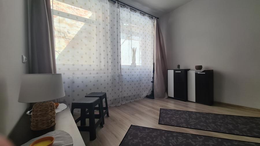 Garsonieră decomandată, mobilată în Centrul Istoric