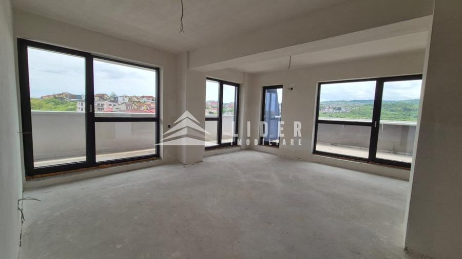 Apartament cu 4 camere semidecomandat în Zorilor