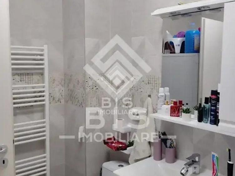 Apartament cu 3 camere semidecomandat în Cetății