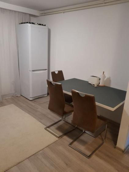 Apartament cu 2 camere semidecomandat, mobilat în Complex Studențesc