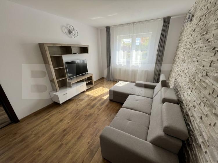 Apartament cu 3 camere decomandat, mobilat în Dâmbul Rotund