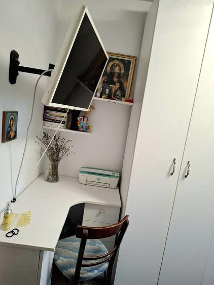 Apartament cu 3 camere decomandat în Lipovei