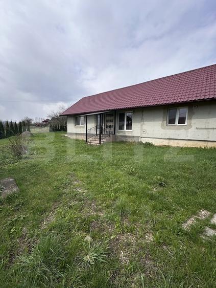Casă individuală cu 3 camere cu Canalizare în Central