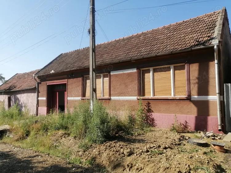 Casă cu 4 camere în Central