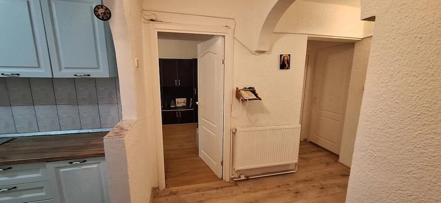 Apartament cu 3 camere decomandat în Vitrometan