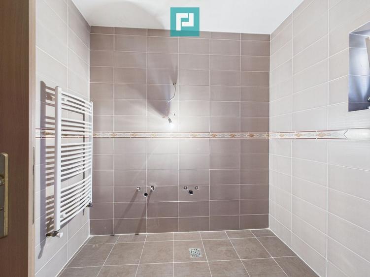 Casă individuală cu 5 camere cu Canalizare în Remetea Mare