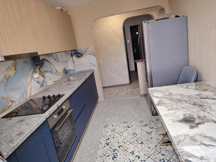 Apartament cu 4 camere decomandat în Exterior Vest