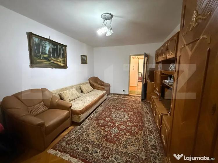 Apartament cu 3 camere semidecomandat în Nord