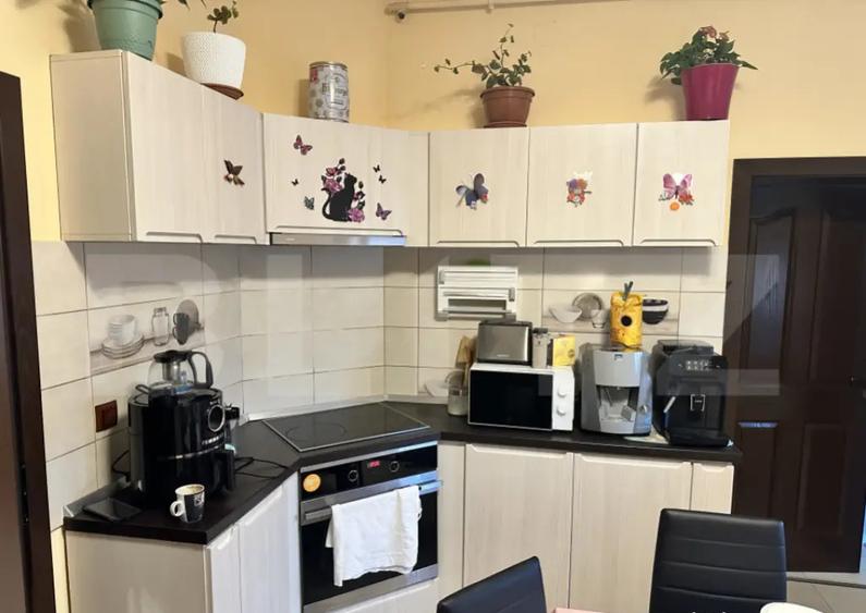 Apartament cu 2 camere semidecomandat, mobilat în Central