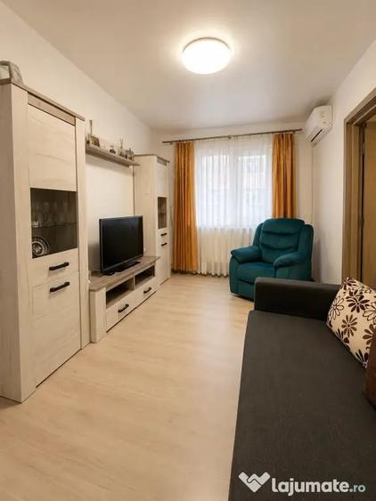 Apartament cu 2 camere semidecomandat în Casa de Cultură