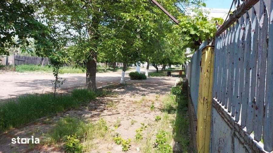 Casă cu 4 camere cu Teren 150 Mp în Central