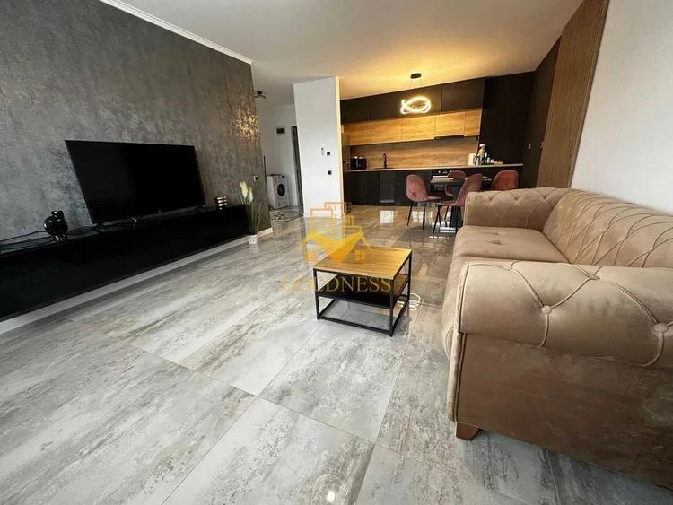 Apartament cu 2 camere semidecomandat în Sopor