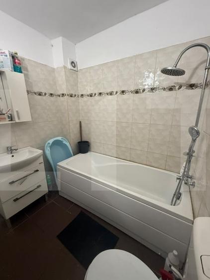 Apartament cu 3 camere decomandat, mobilat în Flămânzi