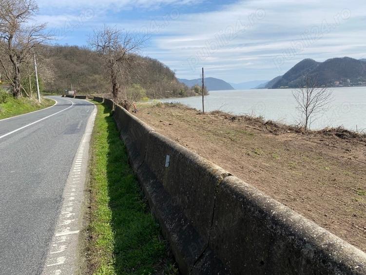 Teren de 4850 mp, în Liborajdea