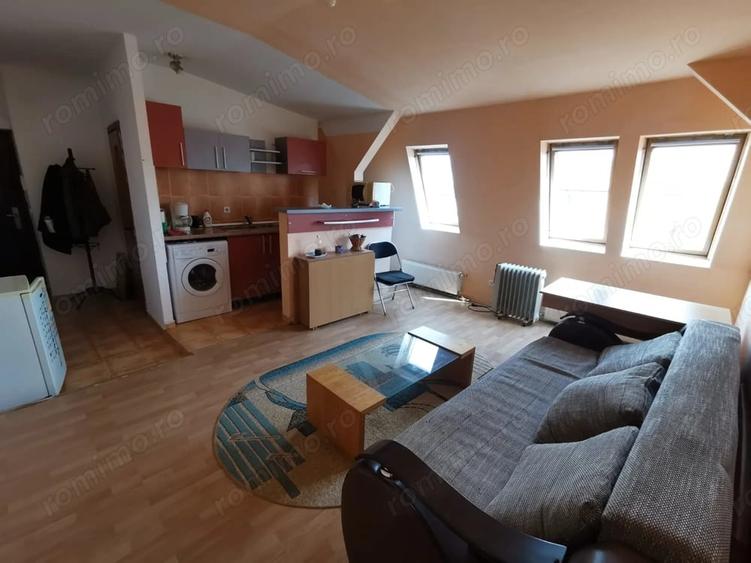 Apartament cu 2 camere semidecomandat în Complex Studențesc