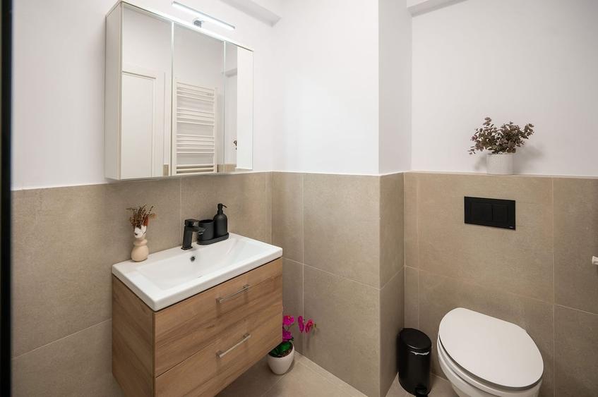 Apartament cu 2 camere decomandat în Mamaia-Sat