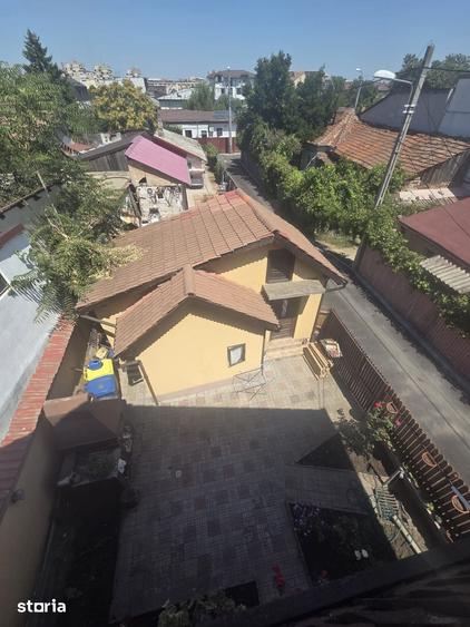Casă cu 4 camere decomandat cu Teren 250 Mp în Șimnicu de Sus