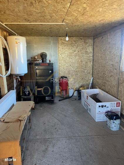 Cabana cu 4 camere si teren de 1500 mp in Marisel