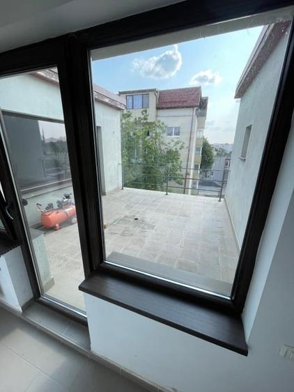 Apartament cu 5 camere decomandat în Spitalul Județean