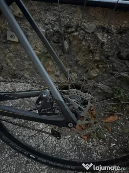 Teren de 3894 mp, în Baia de Fier