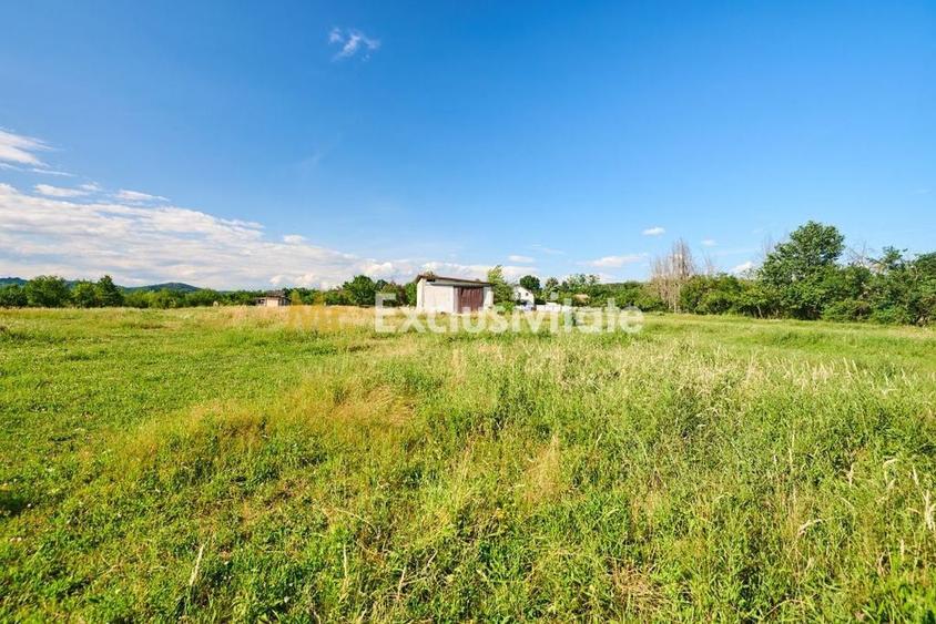Casă cu 1 camere cu Teren 1100 Mp în Budeasa