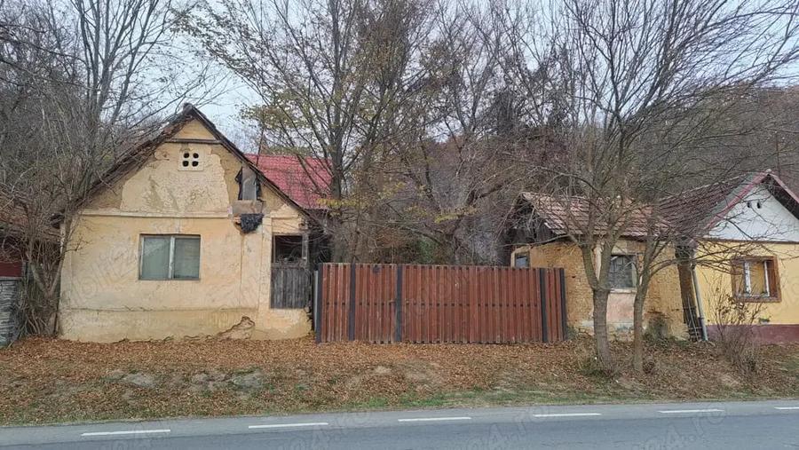 Casă cu 4 camere cu Teren 526 Mp în Odvoș