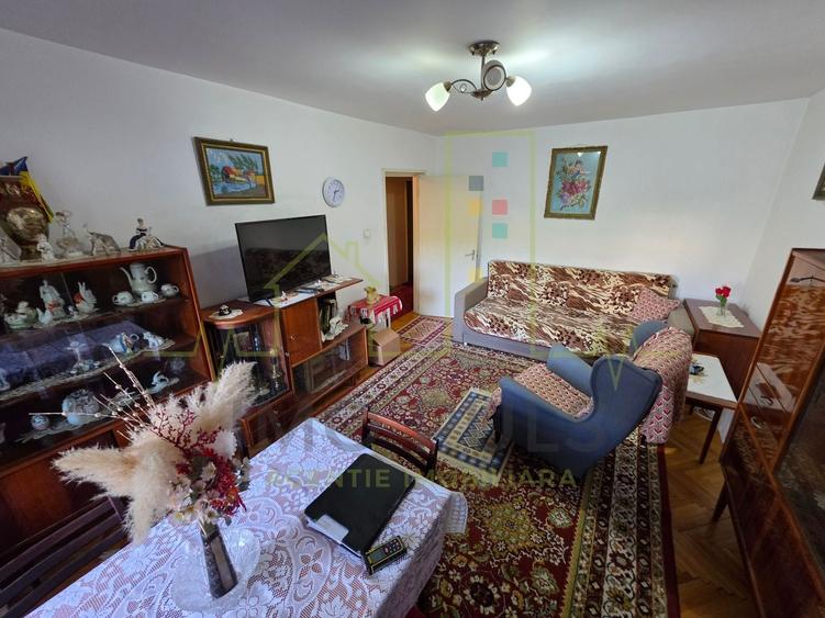 Apartament cu 3 camere decomandat în Mircea cel Bătrân