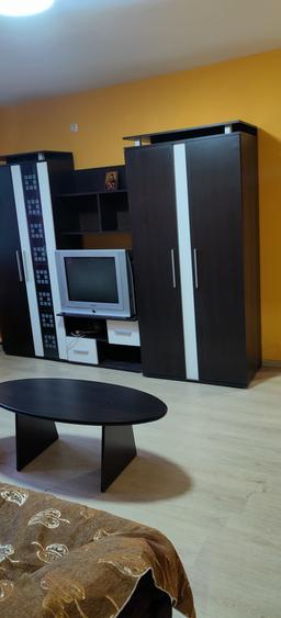 Apartament cu 3 camere semidecomandat în Basarab