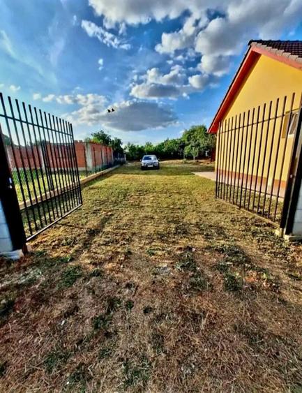 Casă cu Teren 700 Mp în Central