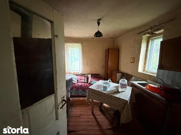 Casă cu 2 camere cu Teren 6600 Mp în Așchileu