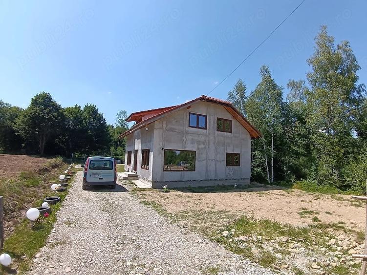 Casă cu Teren 800 Mp în Viștișoara