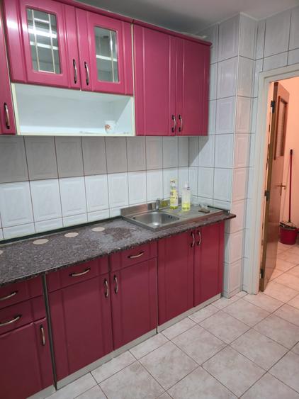 Apartament cu 3 camere decomandat în Dristor