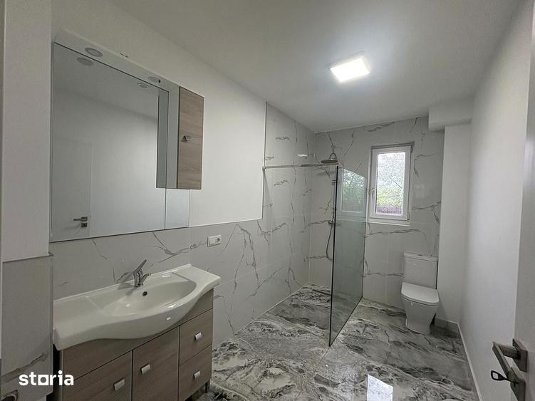 Casă cu 6 camere cu Teren 405 Mp în 6 Vânători