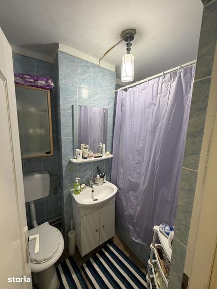 Apartament cu 2 camere decomandat în Micro 6