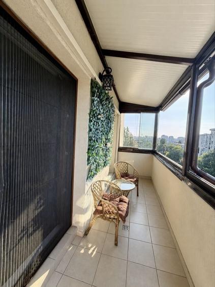 Apartament cu 3 camere decomandat în Titulescu