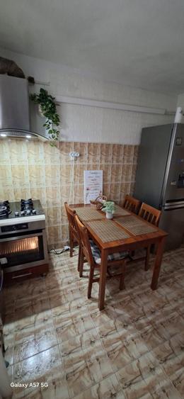 Apartament cu 4 camere decomandat în Preajba Mare