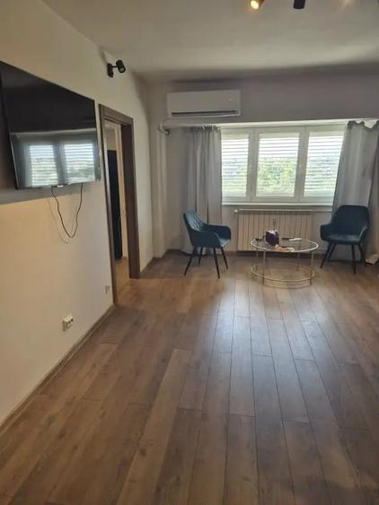 Apartament cu 4 camere decomandat în Unirii