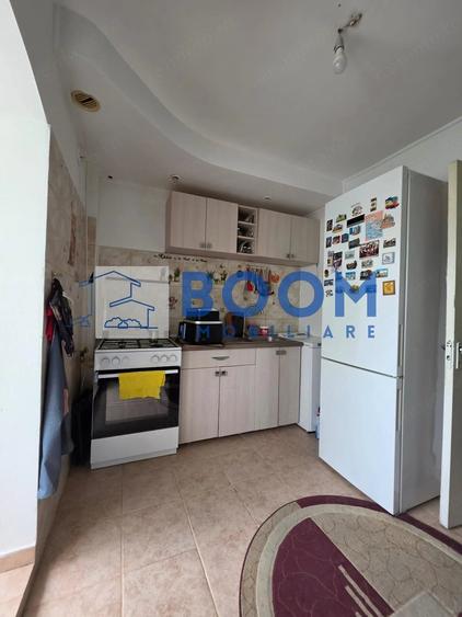 Apartament cu 3 camere decomandat în Căzănești (Râmnicu Vâlcea)