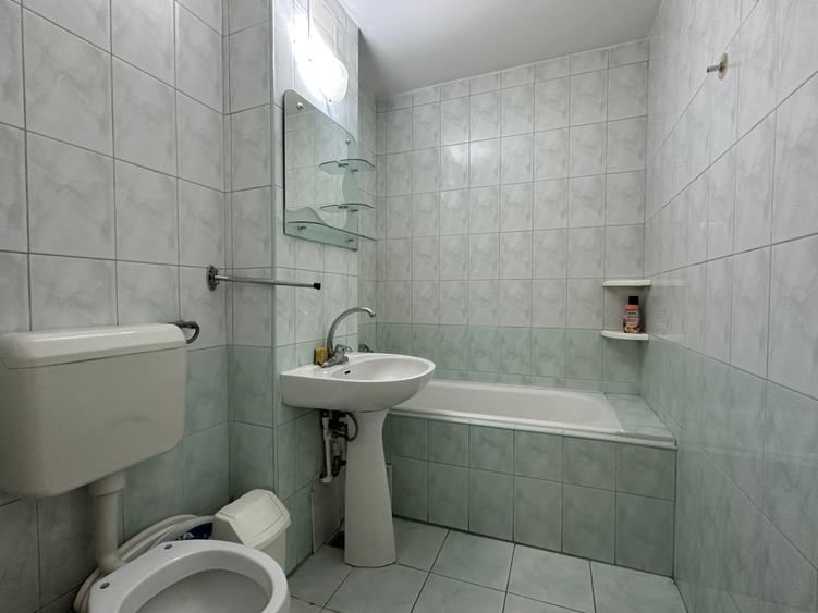 Apartament cu 2 camere decomandat în Soarelui