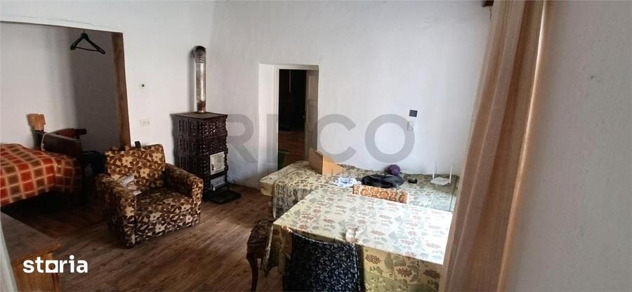 Casă cu 3 camere cu Teren 2974 Mp în Cetariu