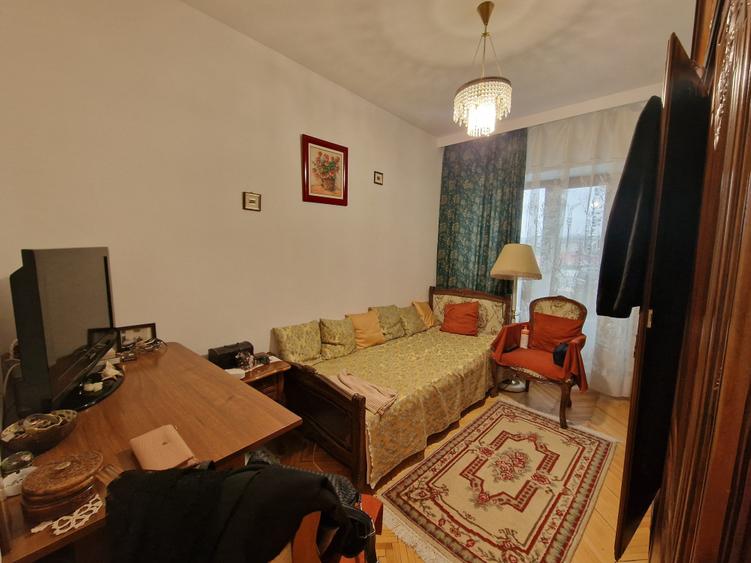 Apartament cu 4 camere decomandat, mobilat în Centru Civic