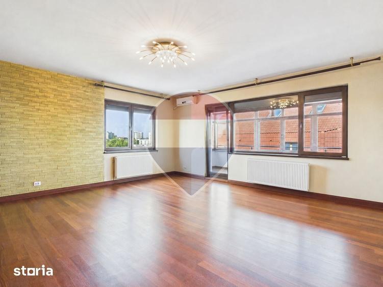 Apartament cu 6 camere în Sisești