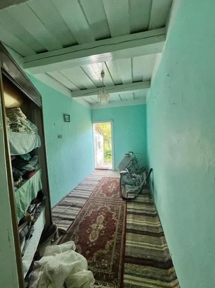 Casă cu 3 camere cu Teren 800 Mp în Siret