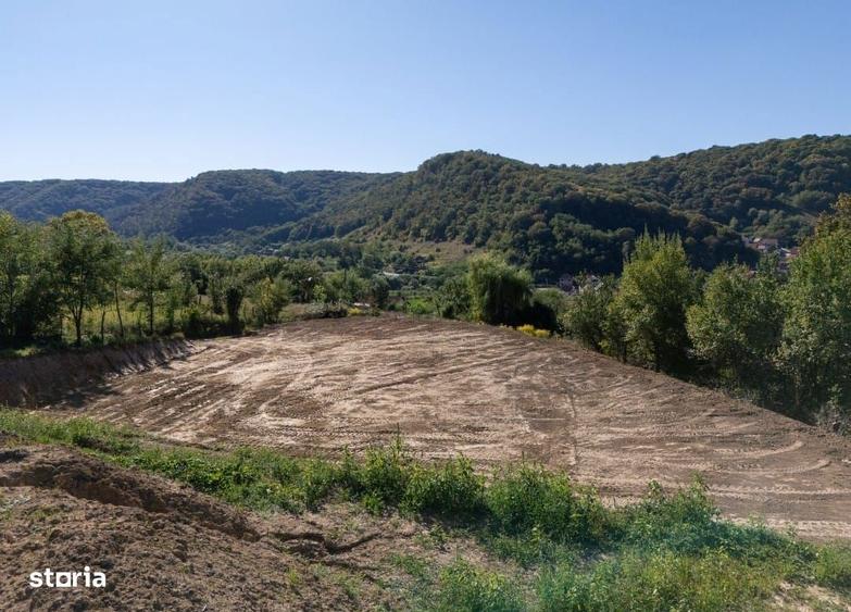 Teren de 1450 mp, în Central