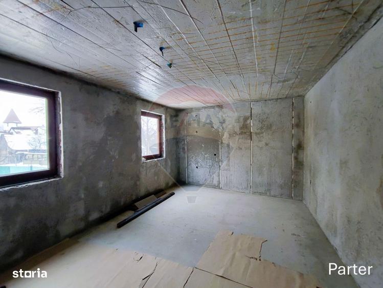 Casă cu 4 camere cu Teren 300 Mp în Central