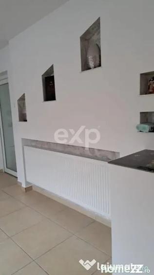 Casă cu 7 camere cu Teren 450 Mp în Central