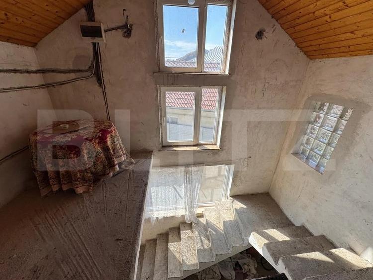 Casa spa?ioasa de vanzare in Santuhalm 160 mp utili, a 2-a casa 35mp + anexa - 12