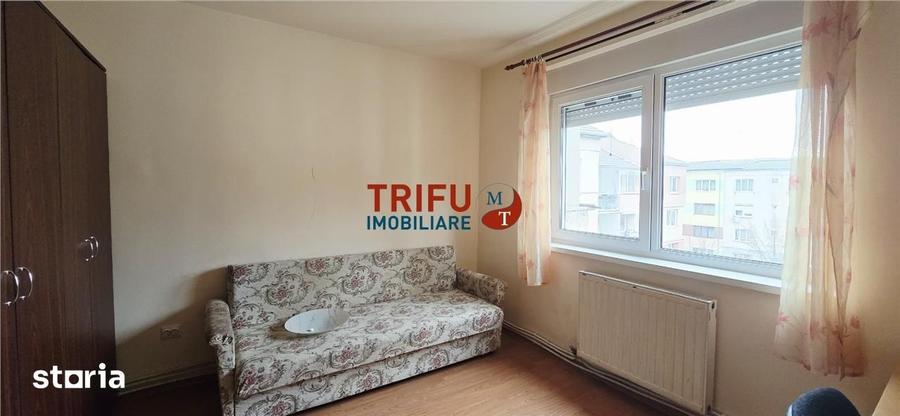 Apartament cu 3 camere decomandat în Cetate